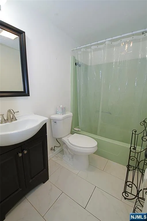 9 Village Way 4 Vernon, NJ 07462