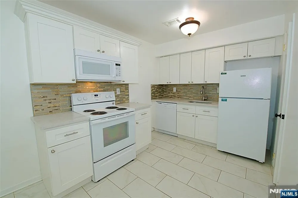 9 Village Way 4 Vernon, NJ 07462