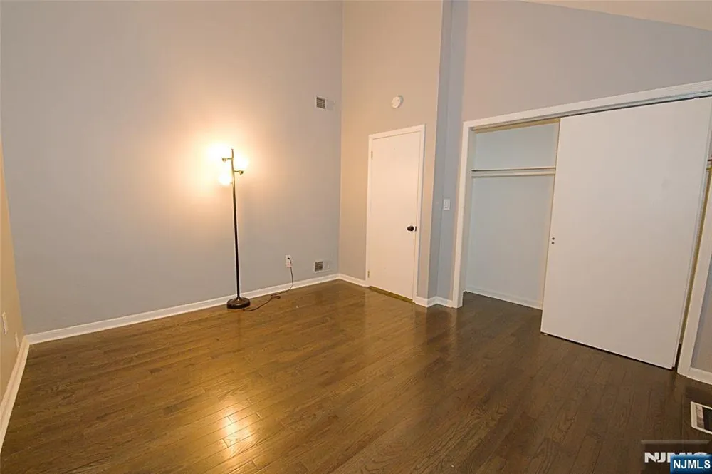 9 Village Way 4 Vernon, NJ 07462