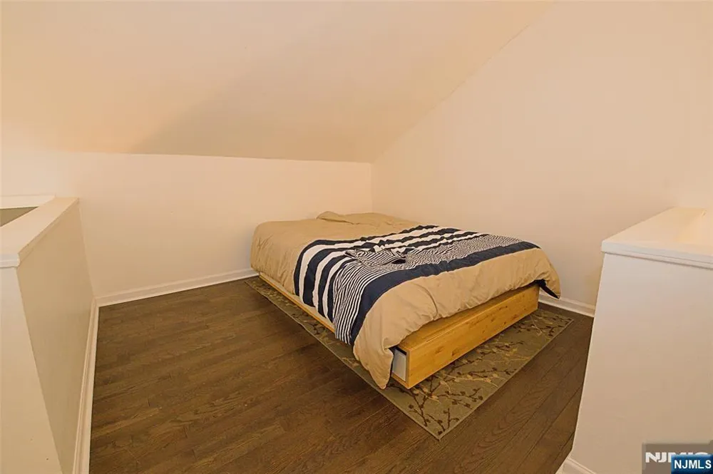 9 Village Way 4 Vernon, NJ 07462