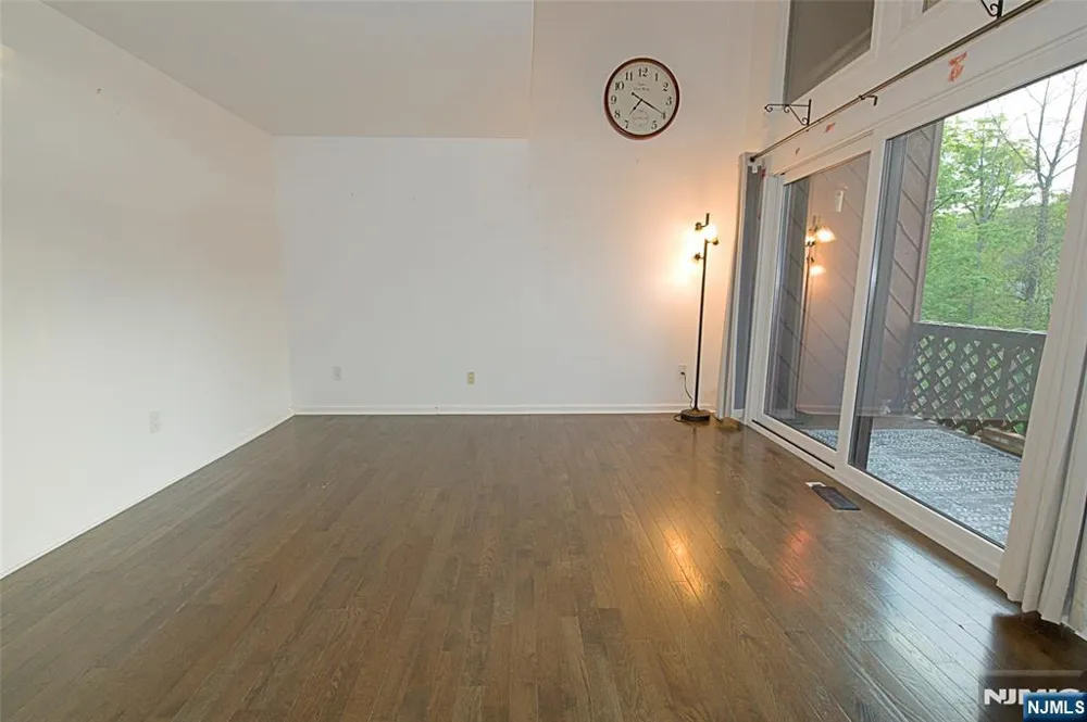 9 Village Way 4 Vernon, NJ 07462