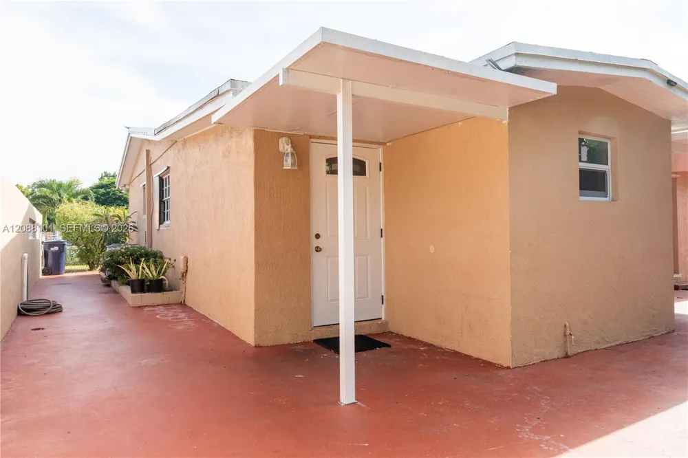 11601 SW 183rd St Miami, FL 33157