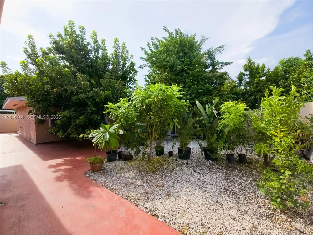 11601 SW 183rd St Miami, FL 33157