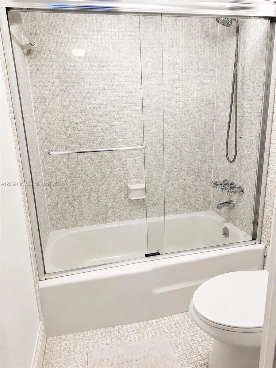 150 Ocean Lane Dr #5A Key Biscayne, FL 33149