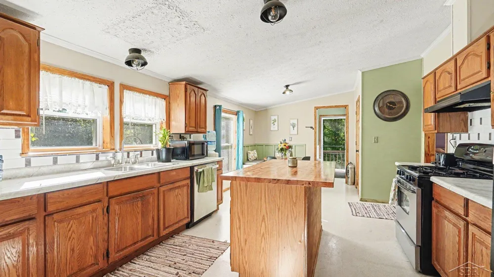 2410 S Loomis Road Chippewa Township, MI 48858