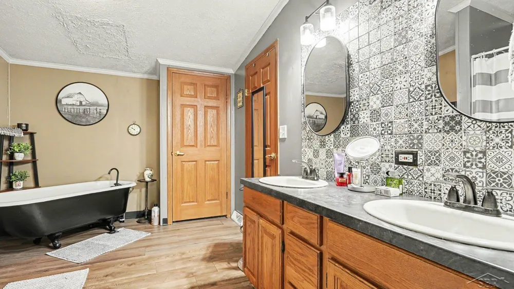 2410 S Loomis Road Chippewa Township, MI 48858