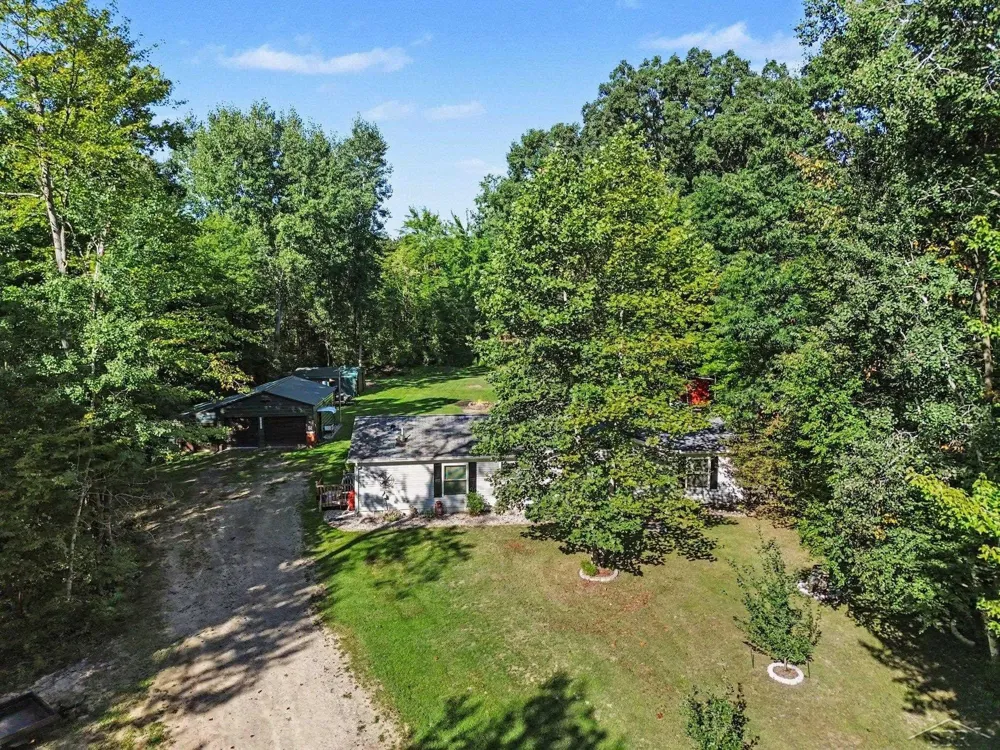 2410 S Loomis Road Chippewa Township, MI 48858