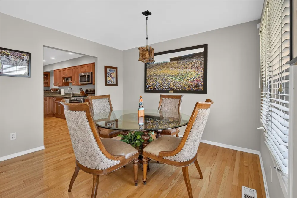 117 Ponds View Drive Ann Arbor City, MI 48103