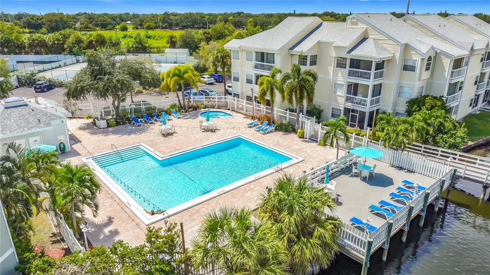 6810 STONES THROW CIRCLE #13302 St Petersburg, FL 33710