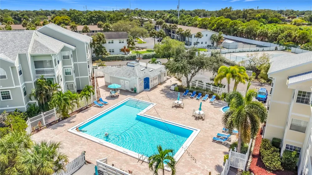 6810 STONES THROW CIRCLE #13302 St Petersburg, FL 33710