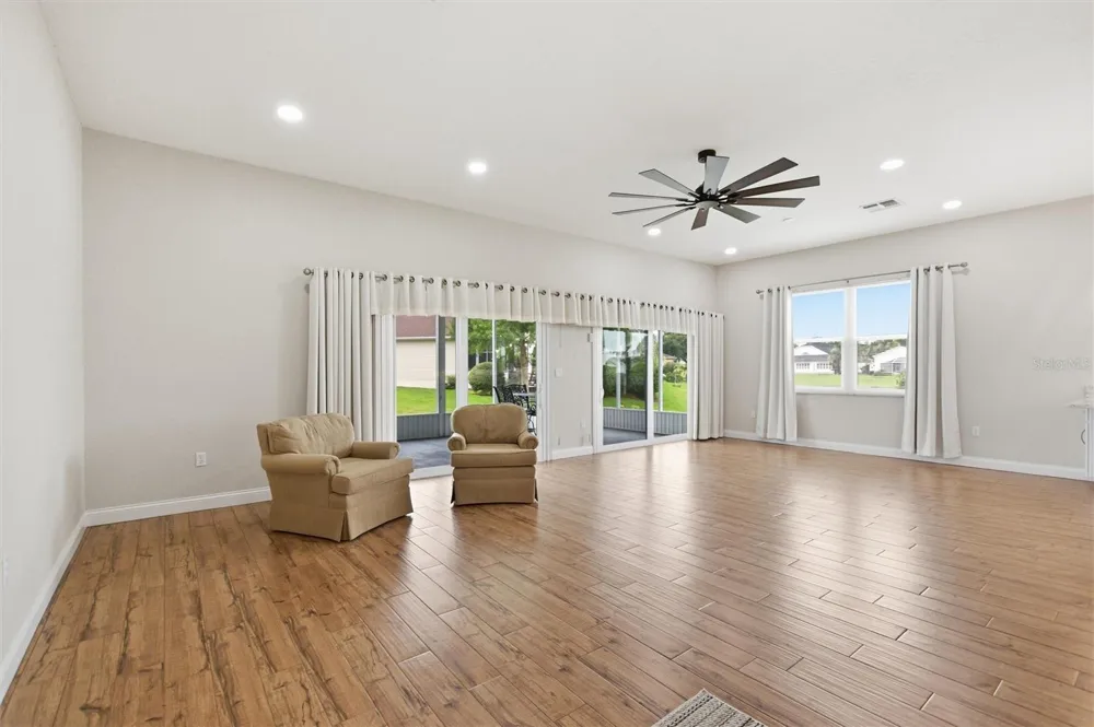 1097 CARAVAN LOOP Polk City, FL 33868