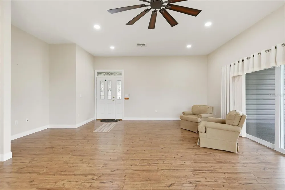 1097 CARAVAN LOOP Polk City, FL 33868