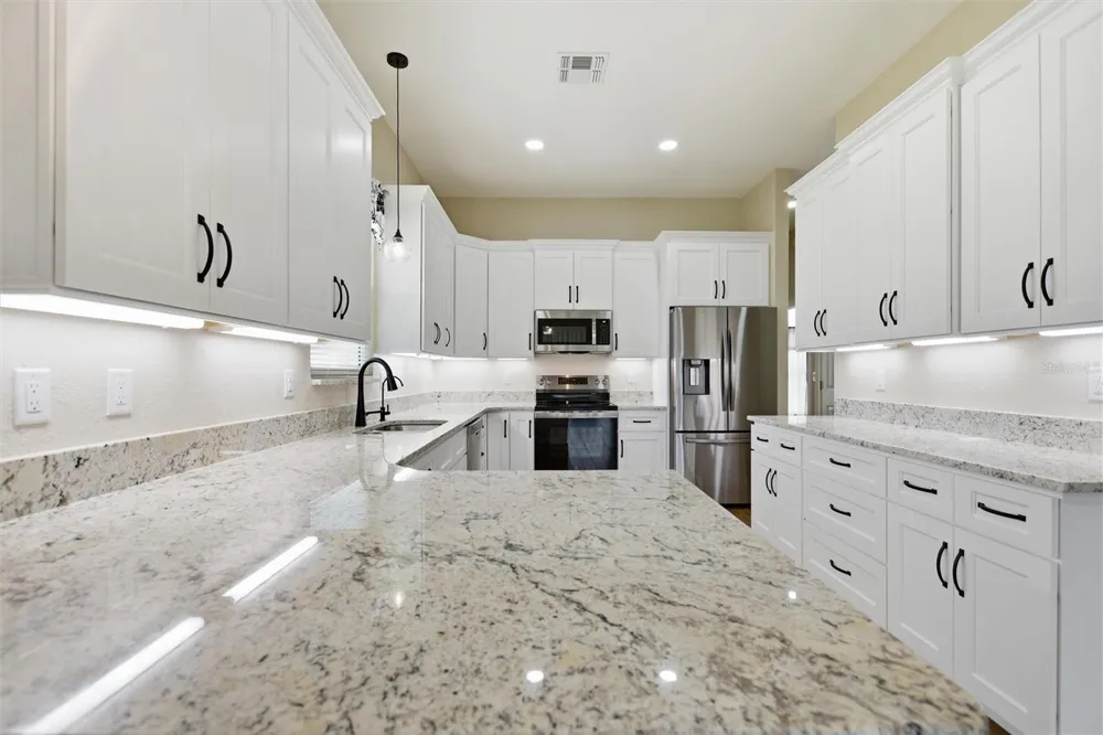 1097 CARAVAN LOOP Polk City, FL 33868