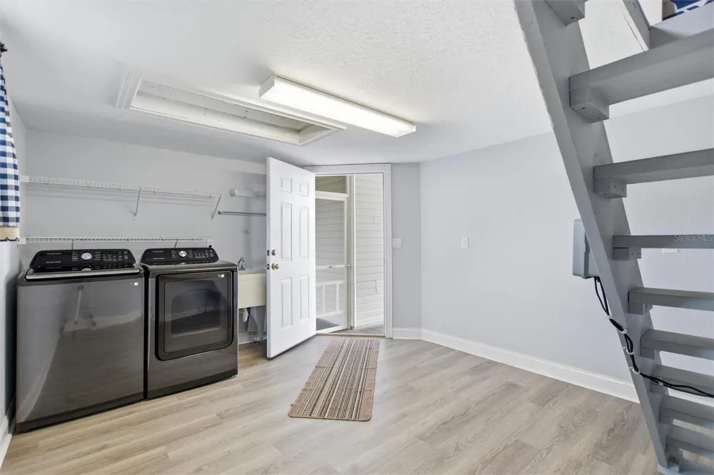 1097 CARAVAN LOOP Polk City, FL 33868