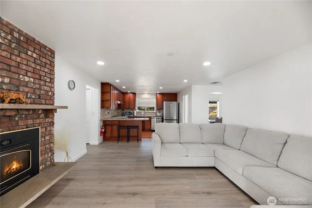 2104 SE 7th Street Puyallup, WA 98372