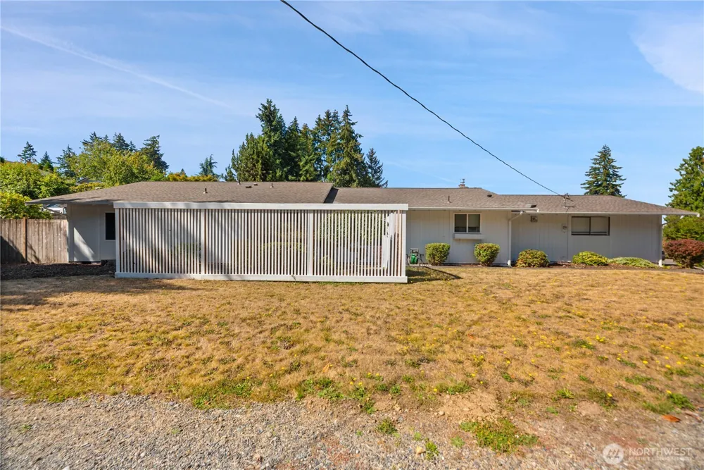 2104 SE 7th Street Puyallup, WA 98372