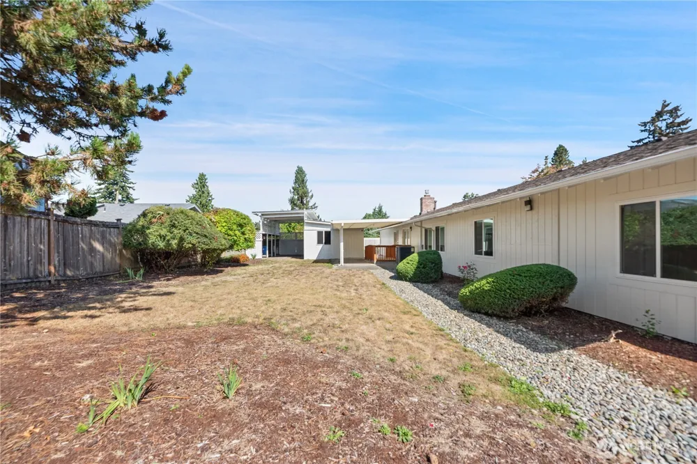 2104 SE 7th Street Puyallup, WA 98372