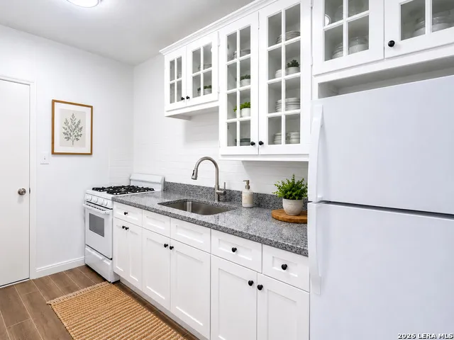 1950 W HUISACHE AVE Unit 2 San Antonio, TX 78201
