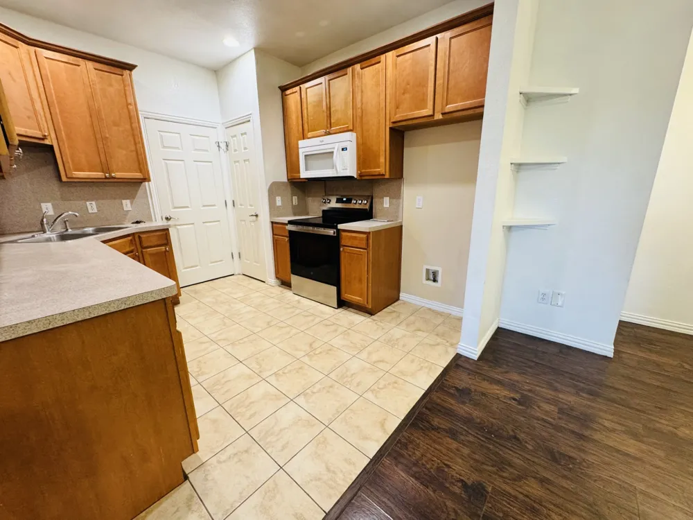 1622 Summer Hill Court Granbury, TX 76048
