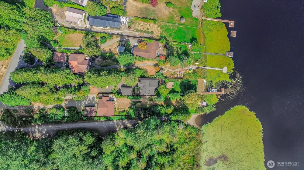 18404 W Spring Lake Drive SE Renton, WA 98058