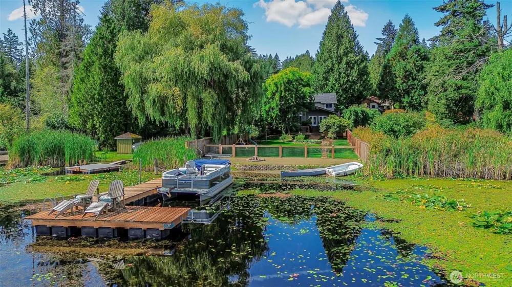 18404 W Spring Lake Drive SE Renton, WA 98058