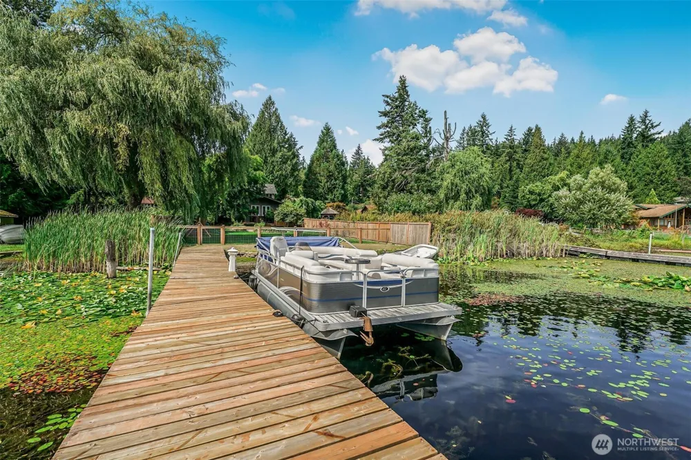 18404 W Spring Lake Drive SE Renton, WA 98058