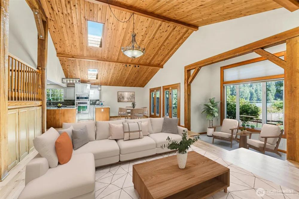 18404 W Spring Lake Drive SE Renton, WA 98058