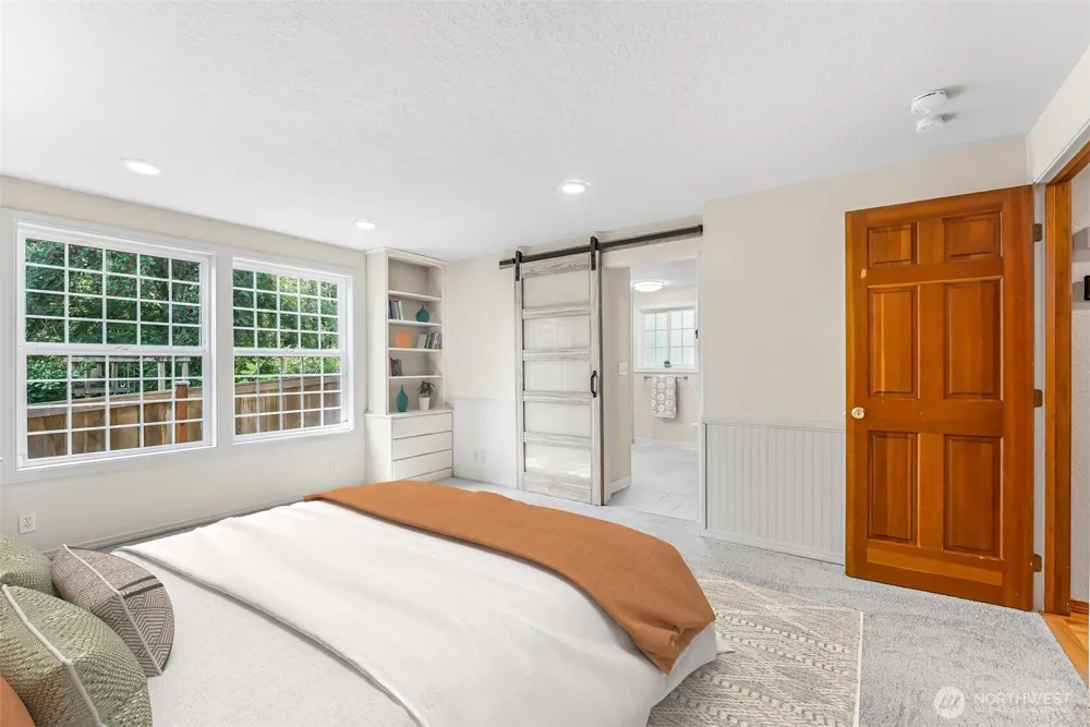 18404 W Spring Lake Drive SE Renton, WA 98058