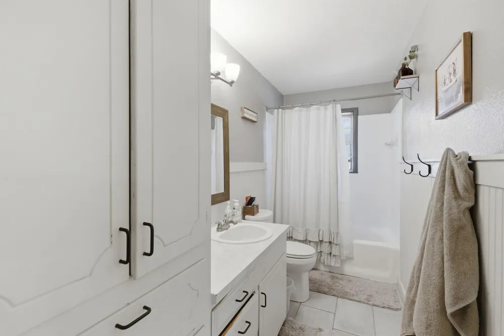 1224 Texas Street De Leon, TX 76444