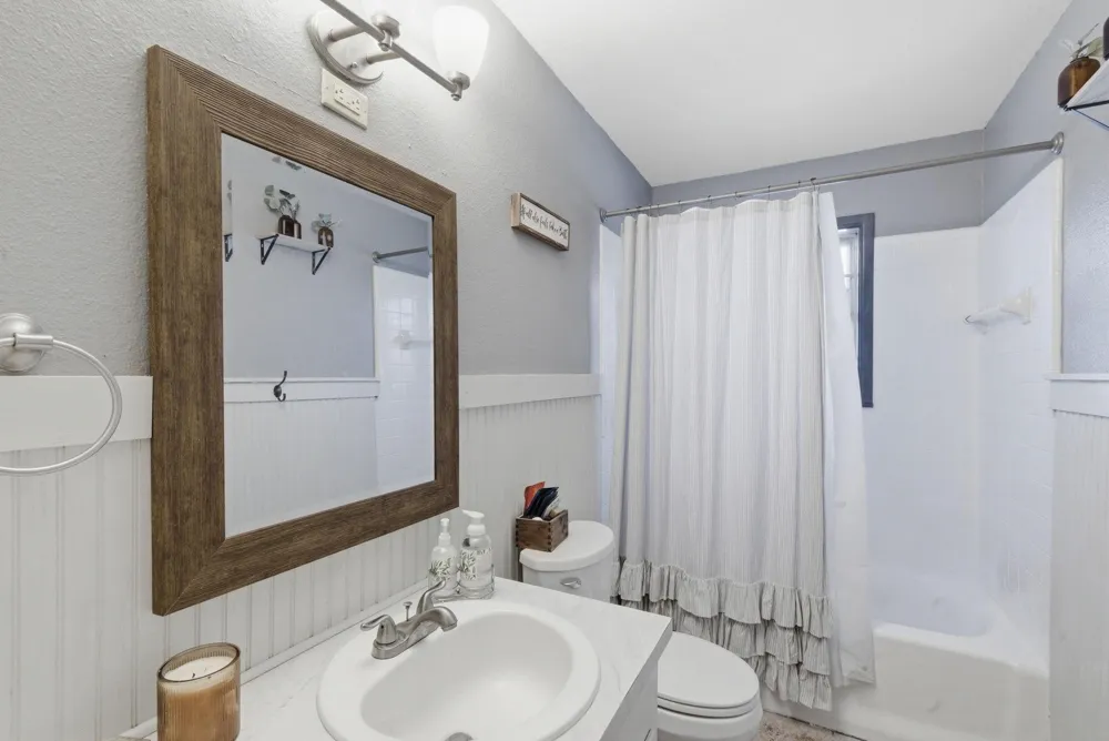1224 Texas Street De Leon, TX 76444