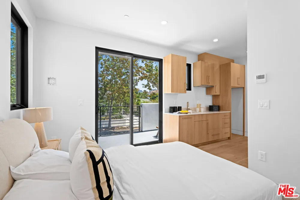 1325 Thayer Avenue Los Angeles, CA 90024