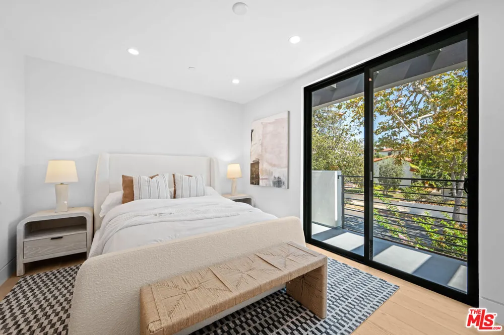 1325 Thayer Avenue Los Angeles, CA 90024