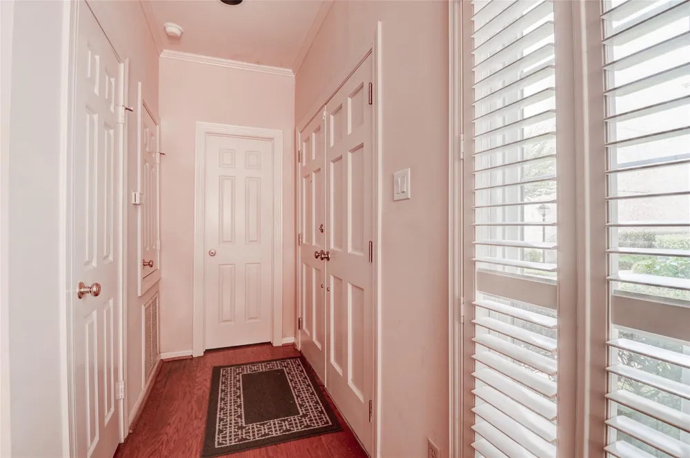 600 Wilcrest Drive #30 Houston, TX 77042