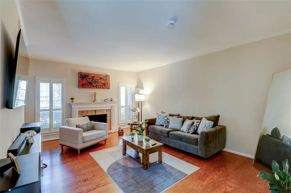 600 Wilcrest Drive #30 Houston, TX 77042