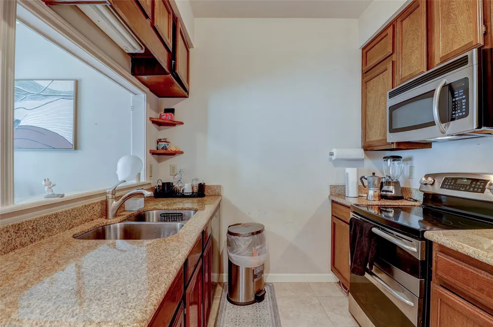 600 Wilcrest Drive #30 Houston, TX 77042