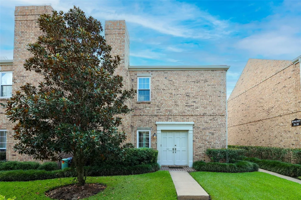 600 Wilcrest Drive #30 Houston, TX 77042