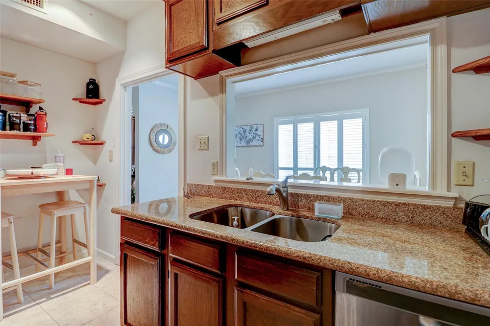 600 Wilcrest Drive #30 Houston, TX 77042