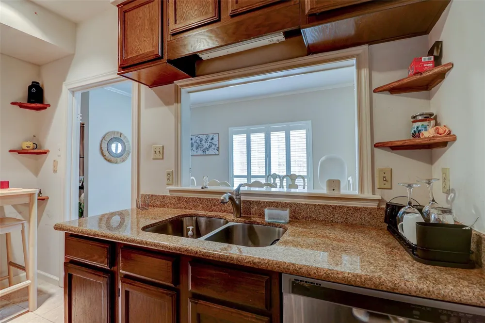 600 Wilcrest Drive #30 Houston, TX 77042