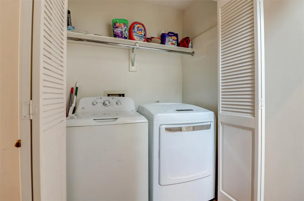 600 Wilcrest Drive #30 Houston, TX 77042