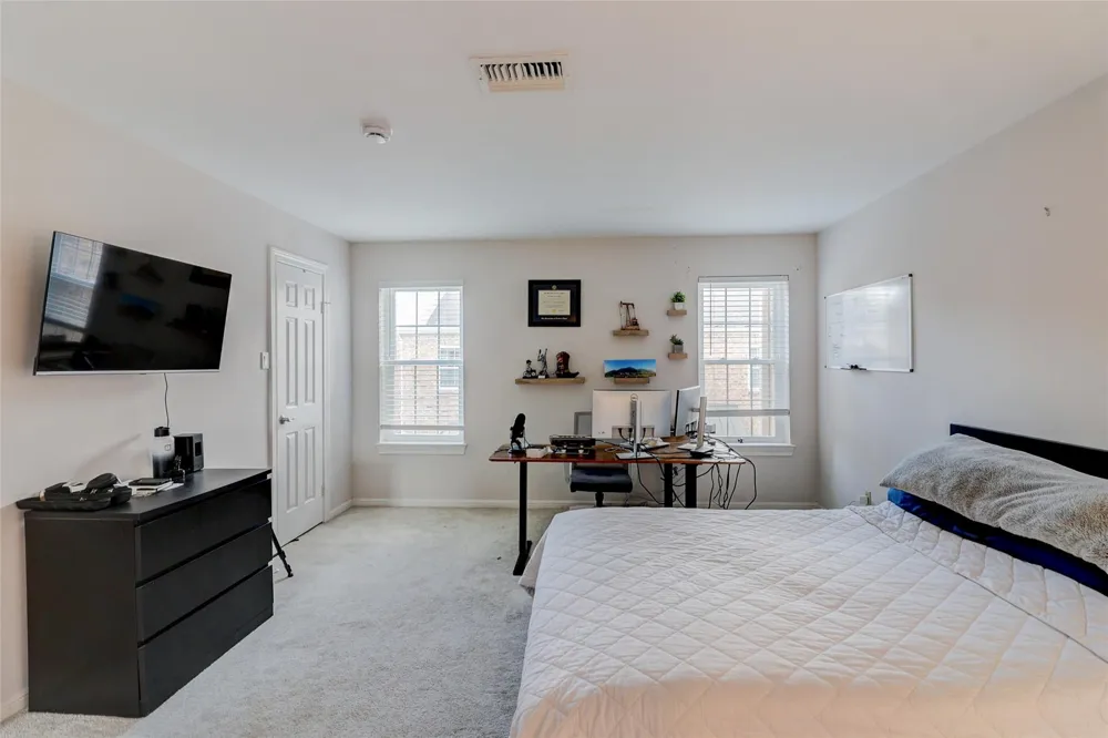 600 Wilcrest Drive #30 Houston, TX 77042
