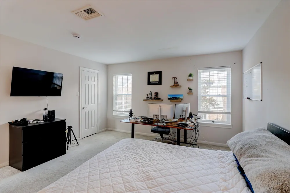 600 Wilcrest Drive #30 Houston, TX 77042
