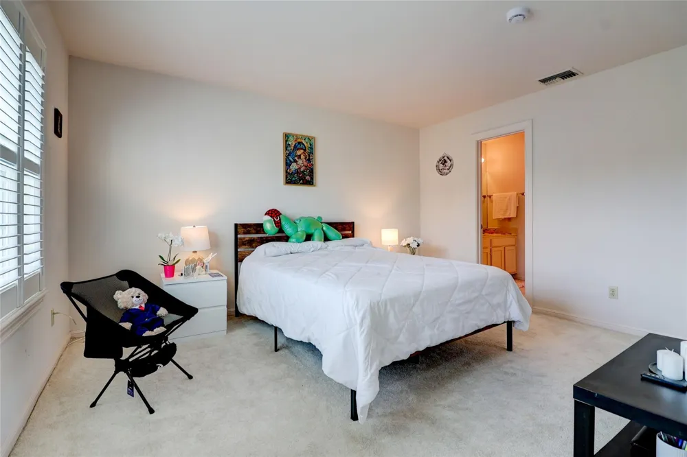 600 Wilcrest Drive #30 Houston, TX 77042