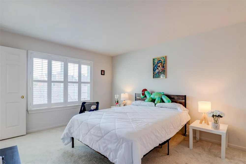 600 Wilcrest Drive #30 Houston, TX 77042