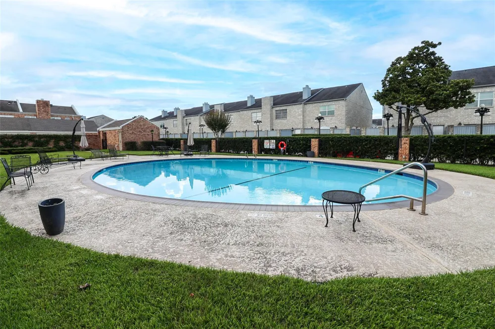 600 Wilcrest Drive #30 Houston, TX 77042