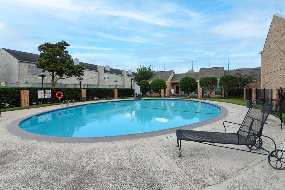 600 Wilcrest Drive #30 Houston, TX 77042