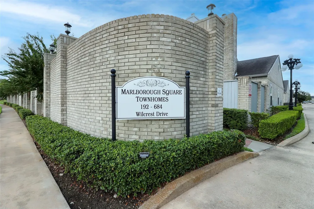 600 Wilcrest Drive #30 Houston, TX 77042