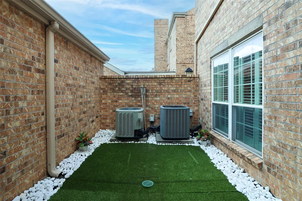 600 Wilcrest Drive #30 Houston, TX 77042