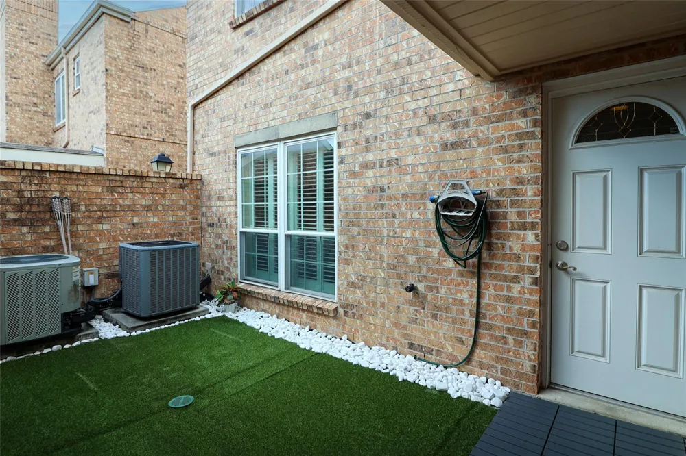 600 Wilcrest Drive #30 Houston, TX 77042
