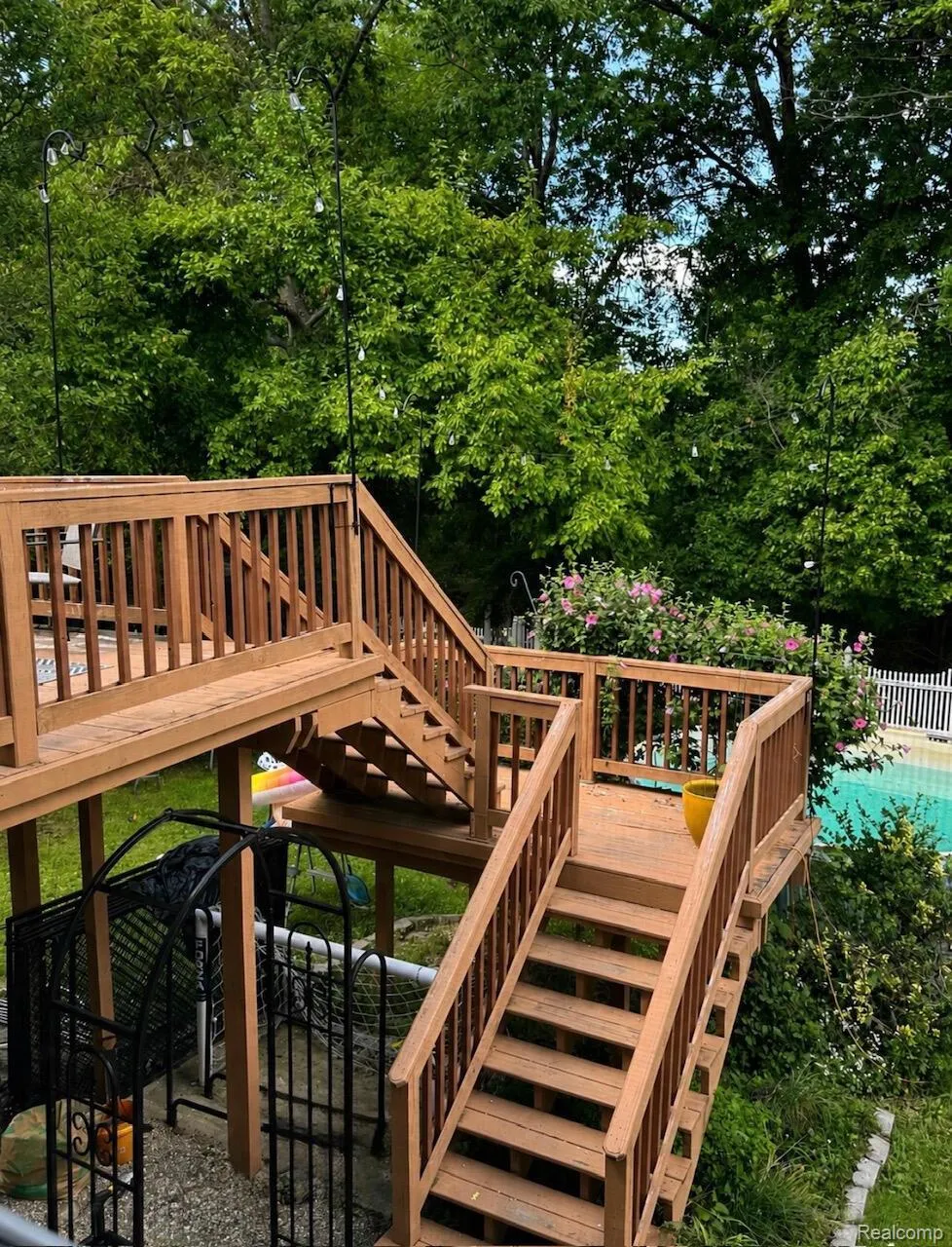 30128 Apple Grove Way Flat Rock City, MI 48134