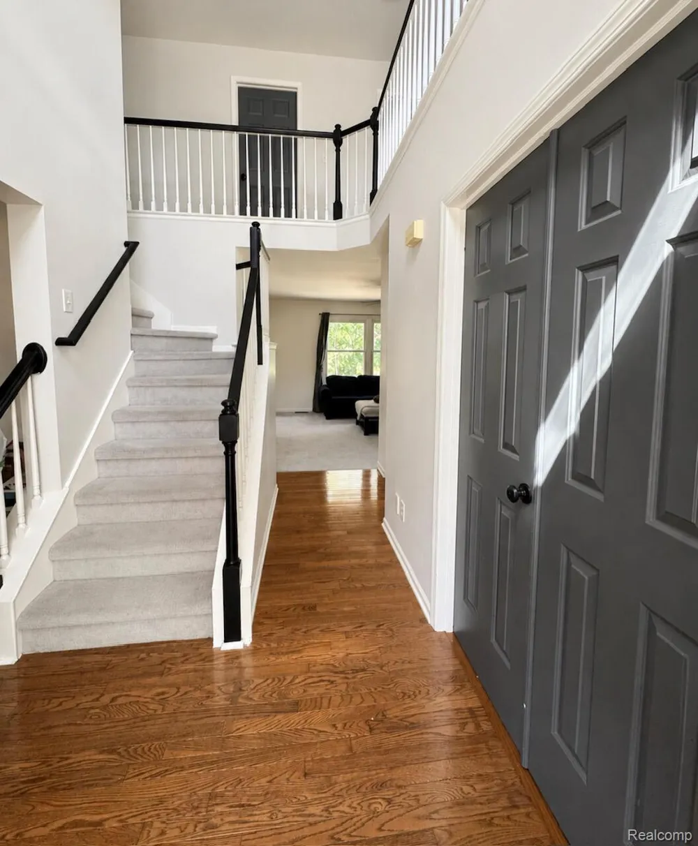 30128 Apple Grove Way Flat Rock City, MI 48134